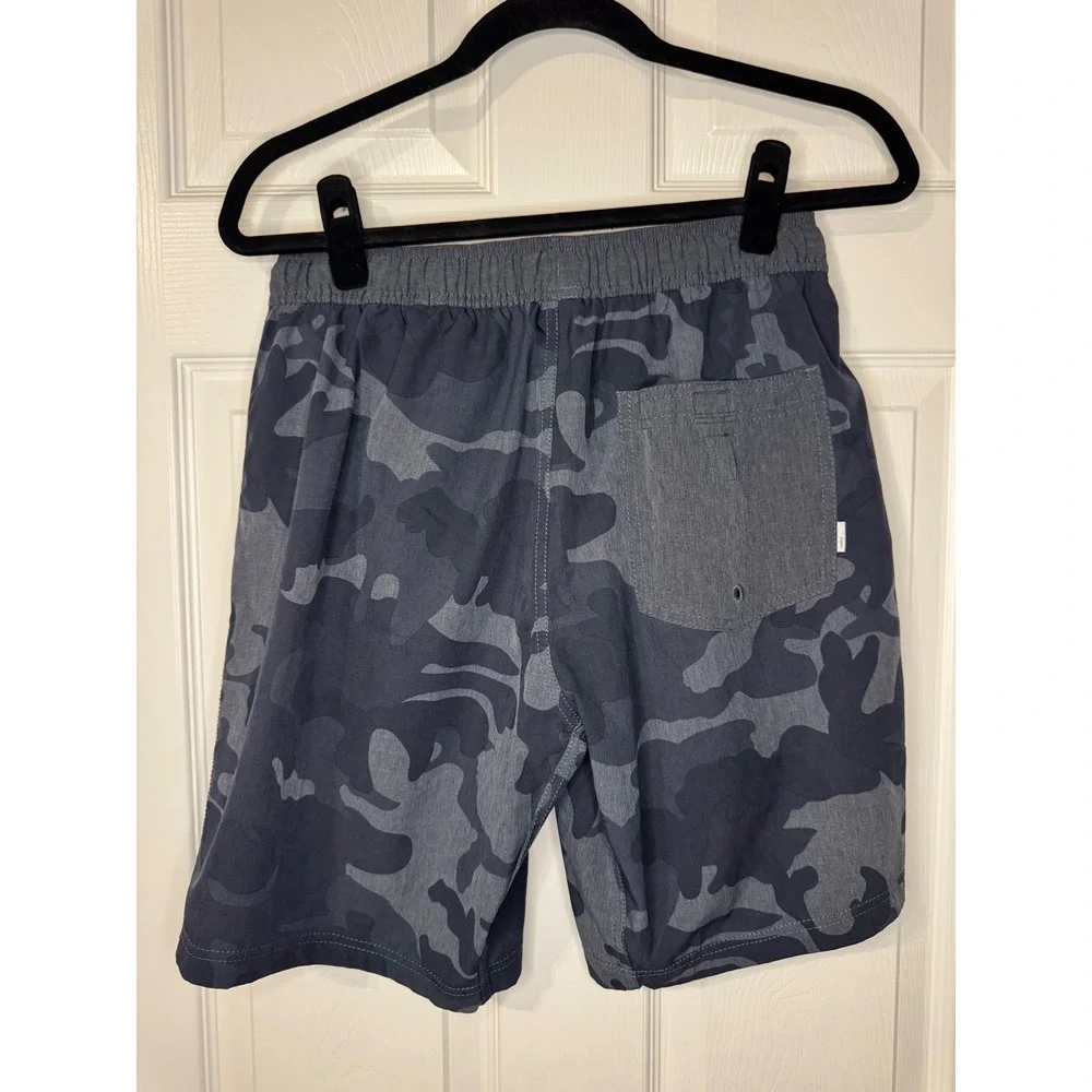 Vuori Banks Shorts Mens Small Charcoal Navy Camo Athletic Board Shorts V302